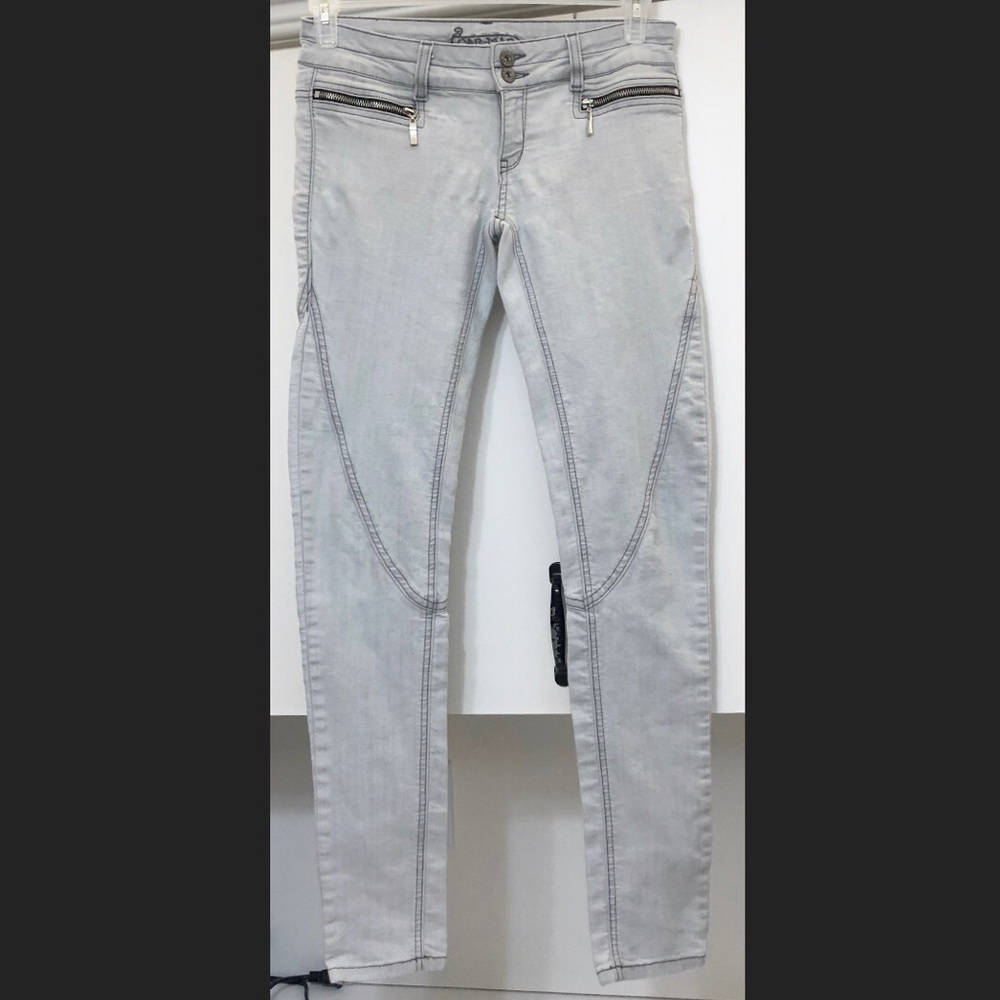 EUC LF CARMAR GRAY DENIM MOTO SKINNY JEANS 28